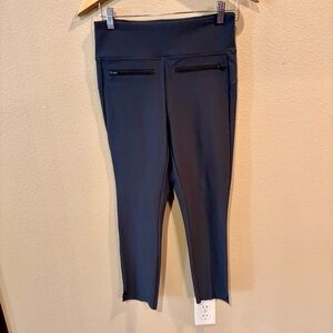 Athleta Stellar Crop Pant in Gray, Small, Travel, Walking, Casual, Vacation